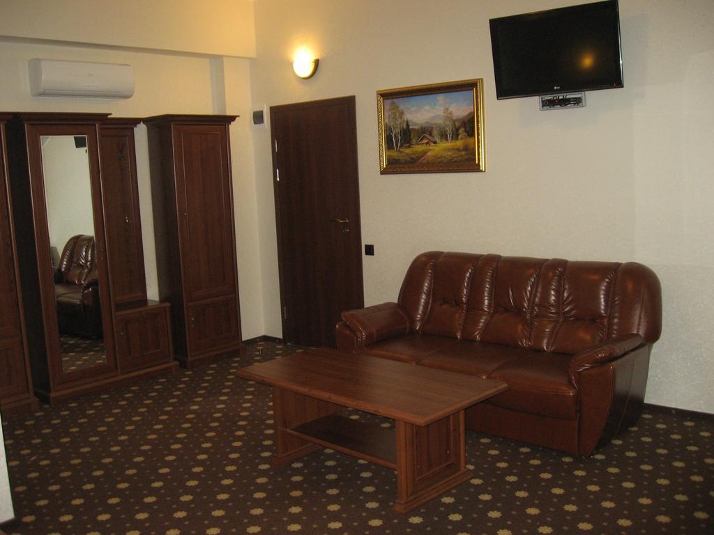 Shato Paradis Hotel Irpin Phòng bức ảnh